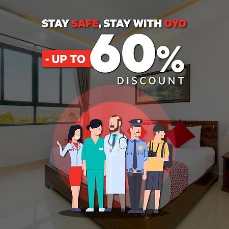 Oyo 821 Hotel Dinasti Makassar Exterior photo