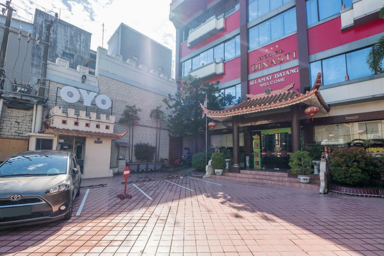 Oyo 821 Hotel Dinasti Makassar Exterior photo