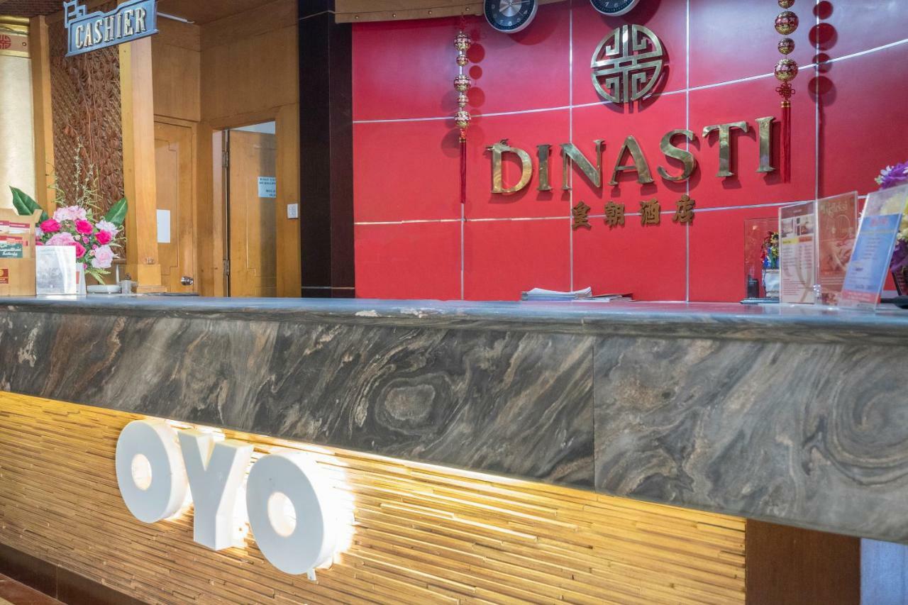 Oyo 821 Hotel Dinasti Makassar Exterior photo